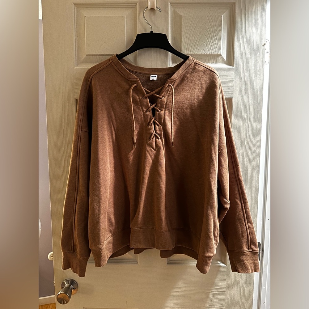 Tie Sweatshirt